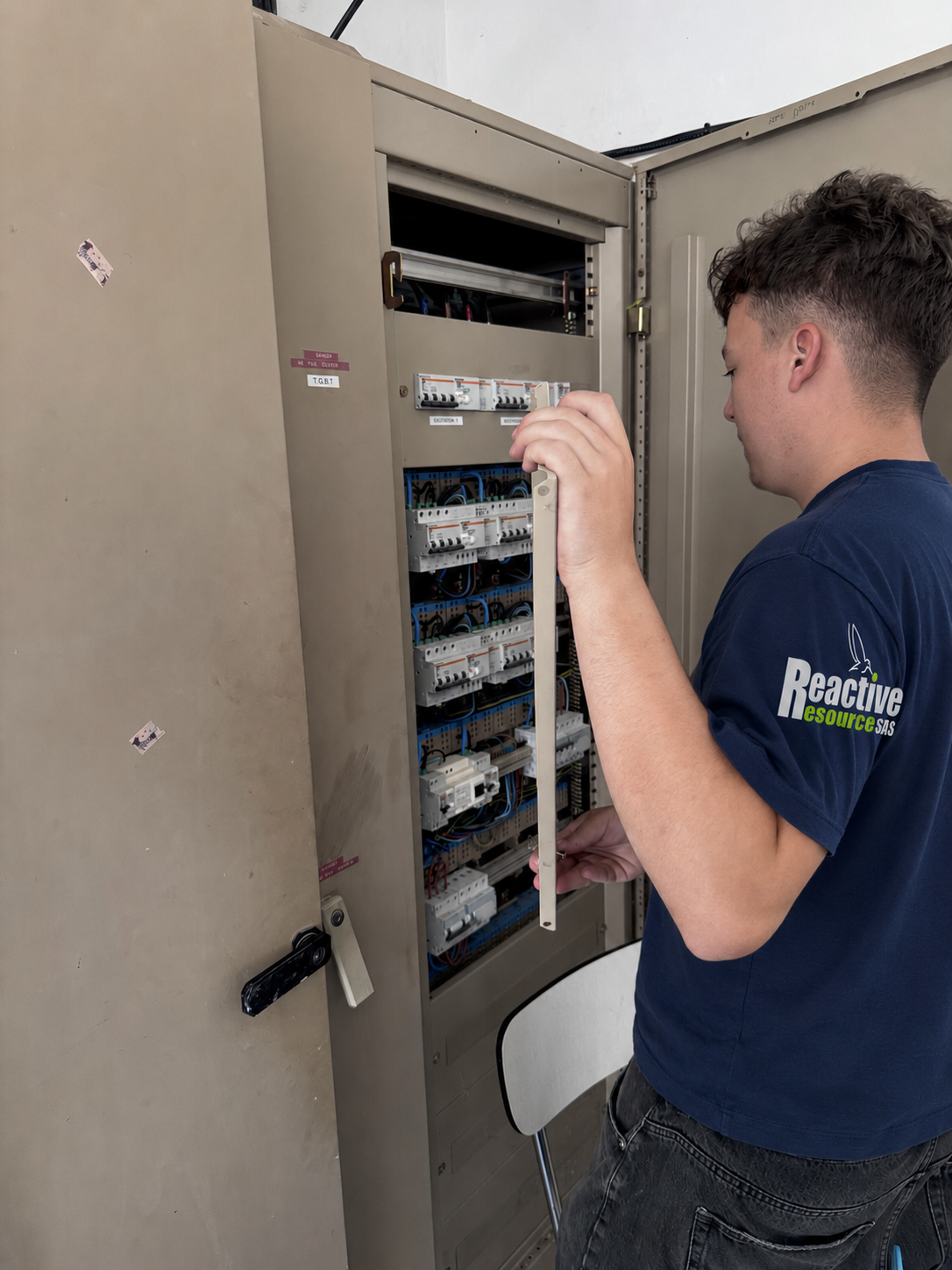Travaux sur tableau électrique triphasé